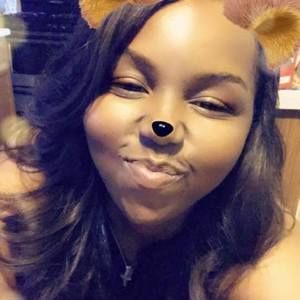 Meet your Posher, Dee